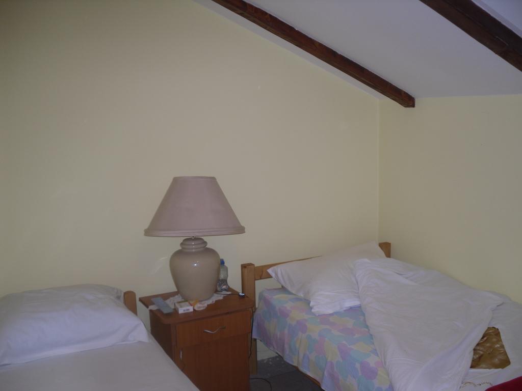 Guest House Keserovic Vinci Екстериор снимка